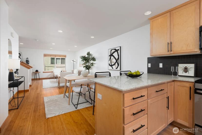 Property photo for 11509 26th Avenue Ne #c, Seattle photo 7