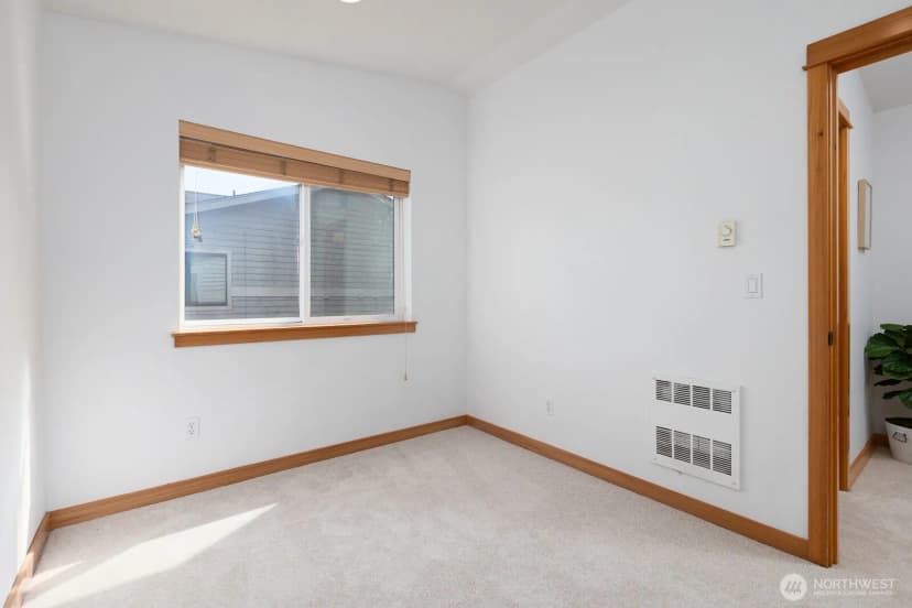 Property photo for 11509 26th Avenue Ne #c, Seattle photo 22