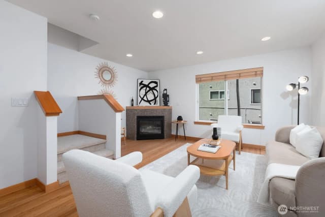 Property photo for 11509 26th Avenue Ne #c, Seattle photo 3