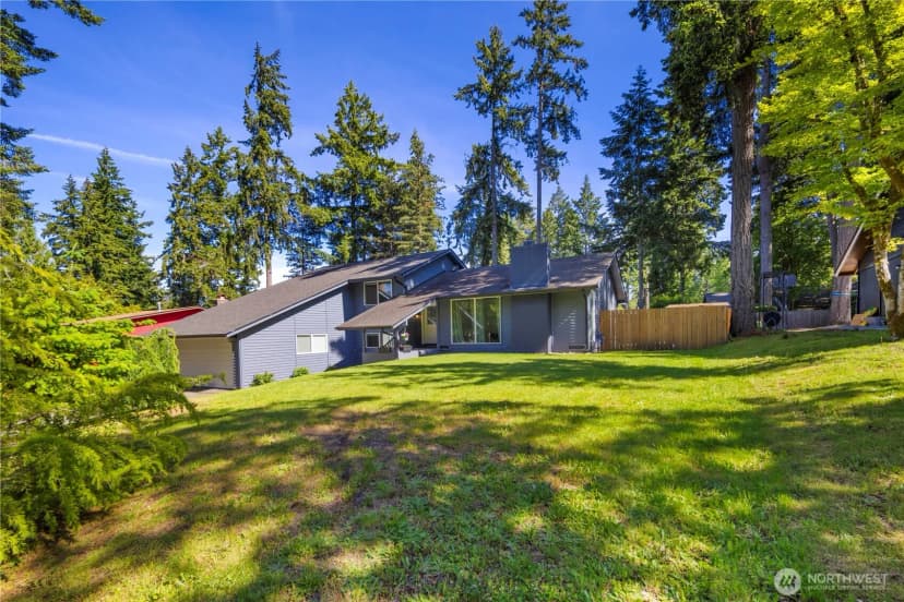 Property photo for 6812 Topaz Drive Sw, Lakewood photo 6