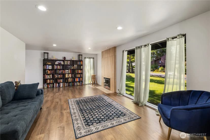 Property photo for 6812 Topaz Drive Sw, Lakewood photo 10