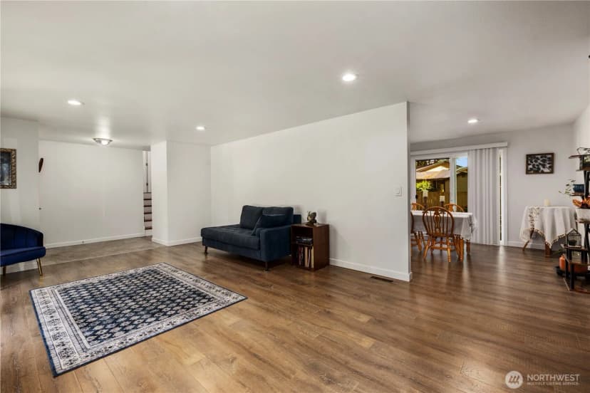 Property photo for 6812 Topaz Drive Sw, Lakewood photo 11