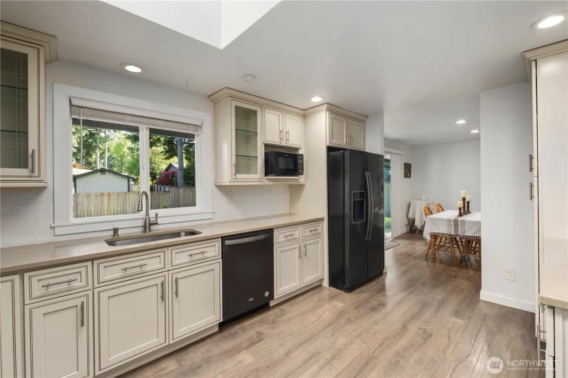 Property photo for 6812 Topaz Drive Sw, Lakewood photo 16