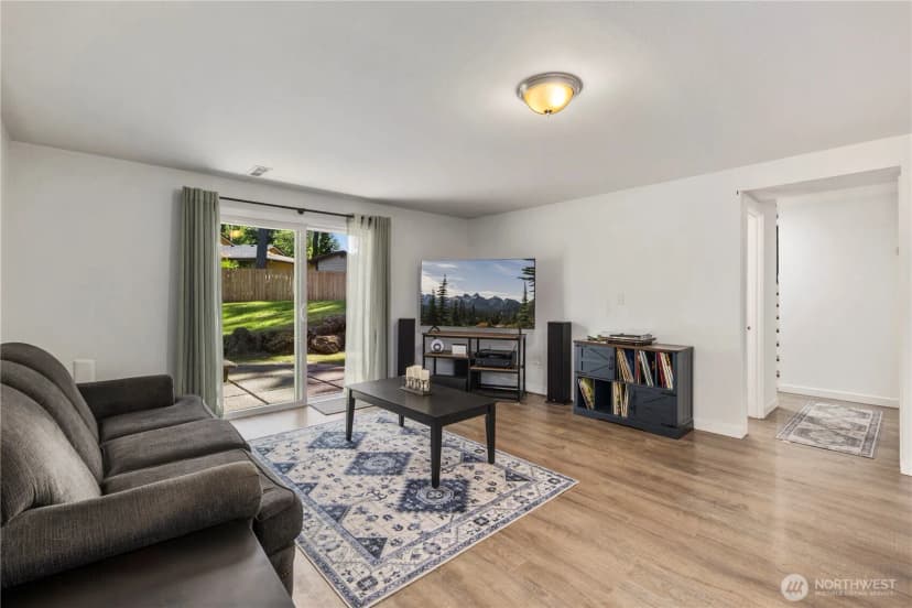 Property photo for 6812 Topaz Drive Sw, Lakewood photo 27