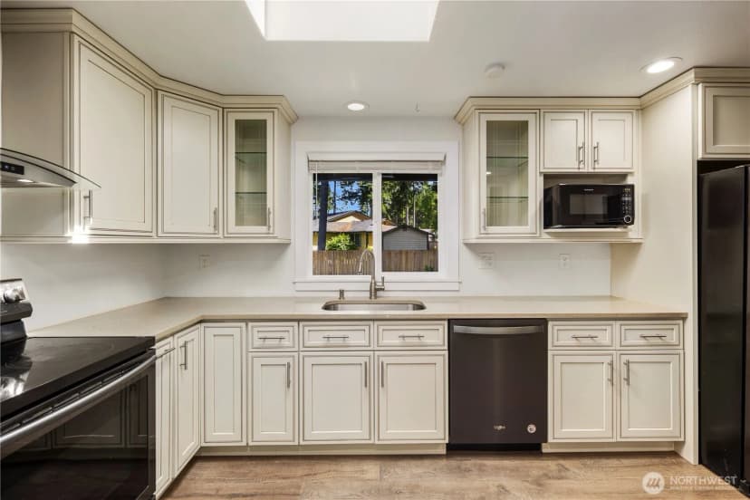Property photo for 6812 Topaz Drive Sw, Lakewood photo 15