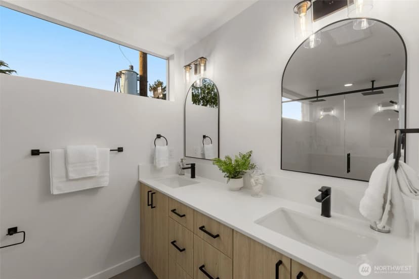 Property photo for 1203 E N Allen Place, Seattle photo 16