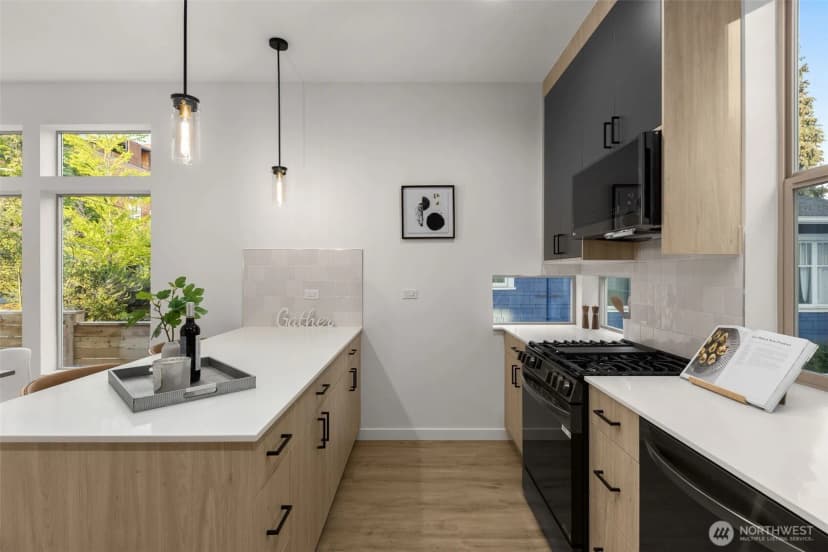 Property photo for 1203 E N Allen Place, Seattle photo 10