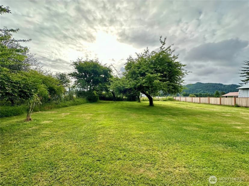 Property photo for 381 Trillium Avenue, Forks photo 24
