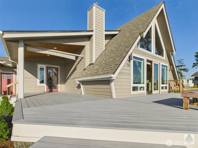 Property photo for 748 La Cana Street, Coupeville photo 2