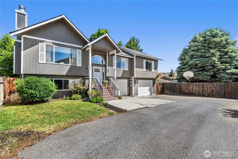 Property photo for 1324 Fairhaven Avenue, Wenatchee photo 2