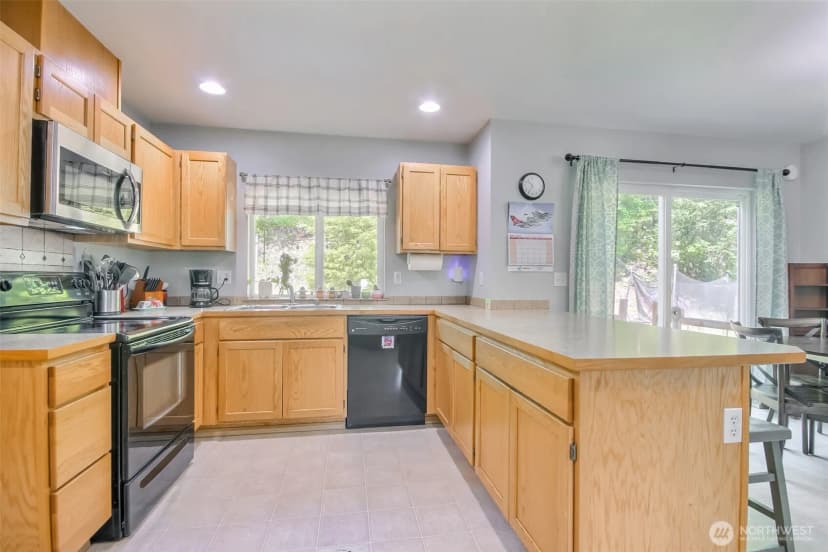 Property photo for 13502 215th Avenue E, Bonney Lake photo 6