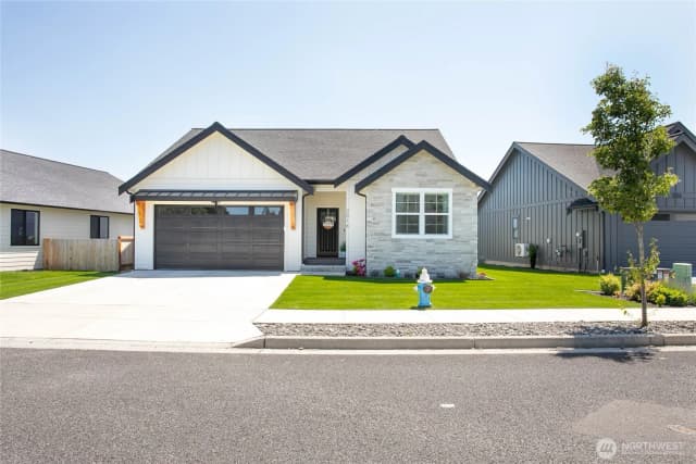 Property photo for 2016 Steelhead Way, Lynden