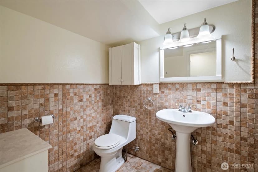 Property photo for 902 Hewitt Avenue, Bremerton photo 24