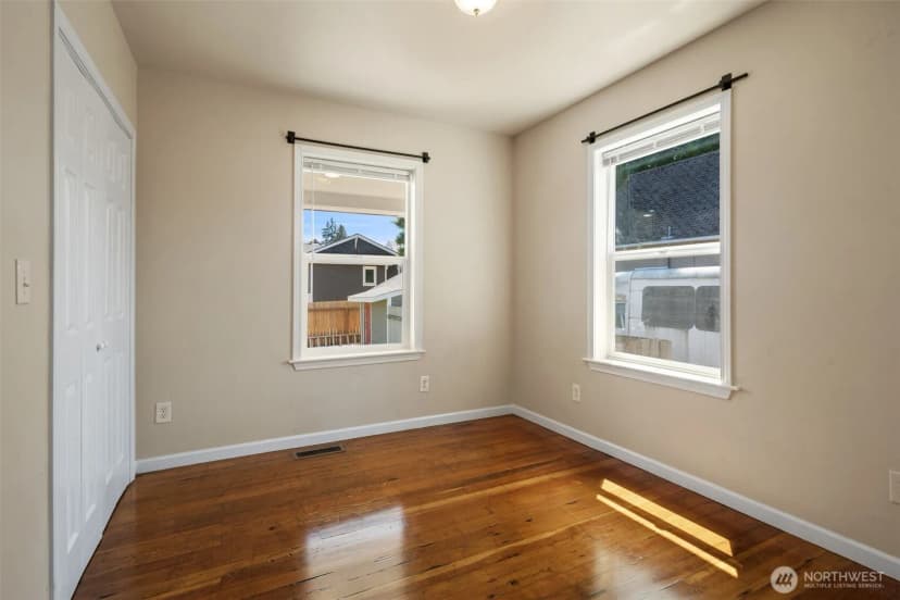 Property photo for 902 Hewitt Avenue, Bremerton photo 18