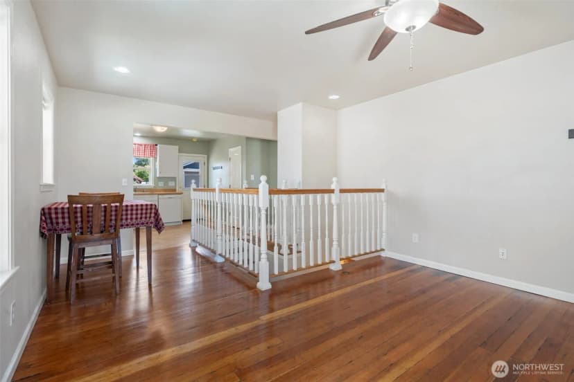 Property photo for 902 Hewitt Avenue, Bremerton photo 15