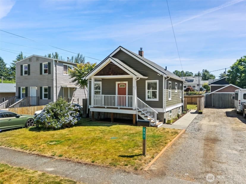Property photo for 902 Hewitt Avenue, Bremerton photo 3