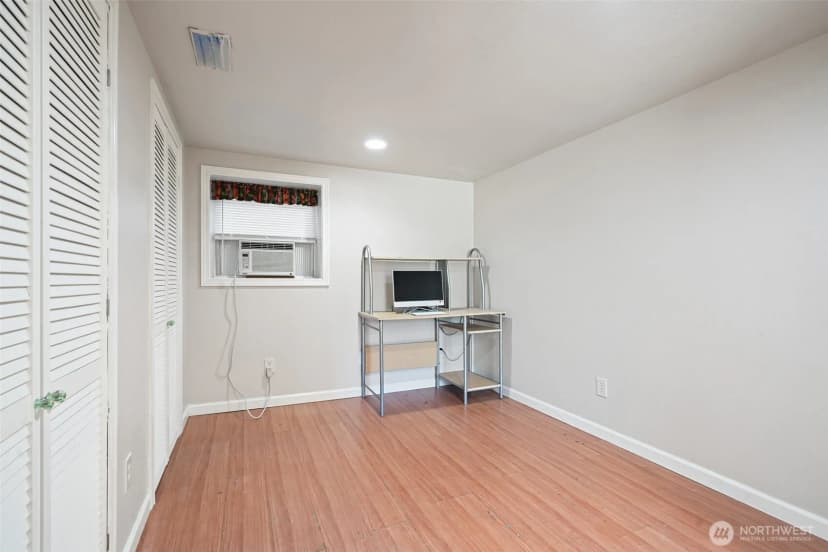 Property photo for 902 Hewitt Avenue, Bremerton photo 26