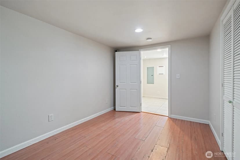 Property photo for 902 Hewitt Avenue, Bremerton photo 27