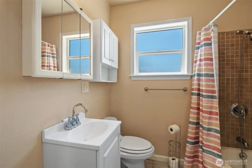 Property photo for 902 Hewitt Avenue, Bremerton photo 29
