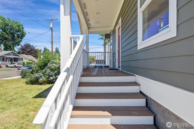 Property photo for 902 Hewitt Avenue, Bremerton photo 8