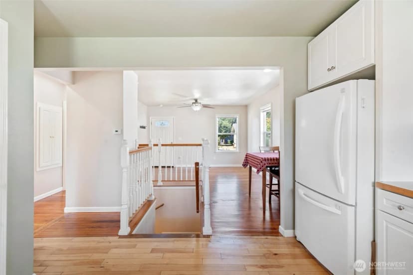 Property photo for 902 Hewitt Avenue, Bremerton photo 16