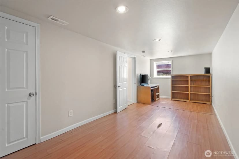 Property photo for 902 Hewitt Avenue, Bremerton photo 22