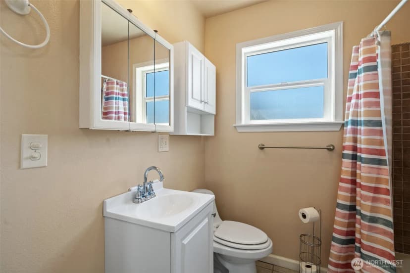 Property photo for 902 Hewitt Avenue, Bremerton photo 21