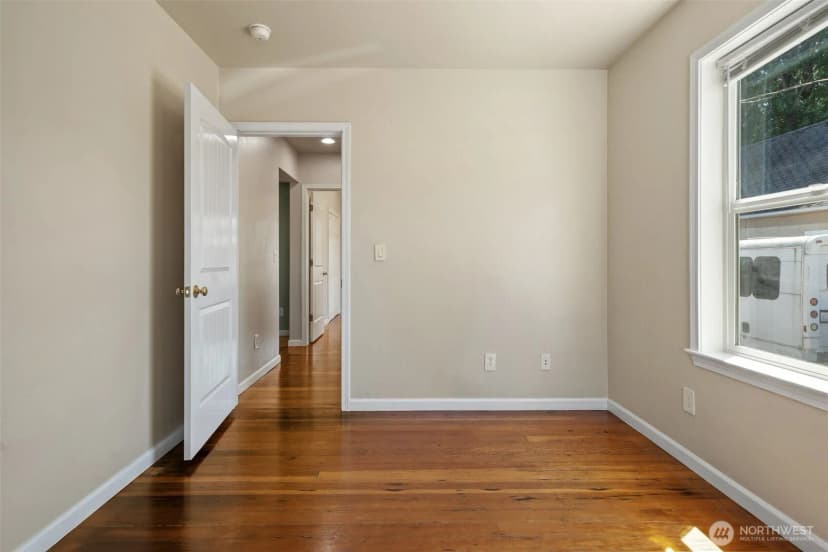 Property photo for 902 Hewitt Avenue, Bremerton photo 20