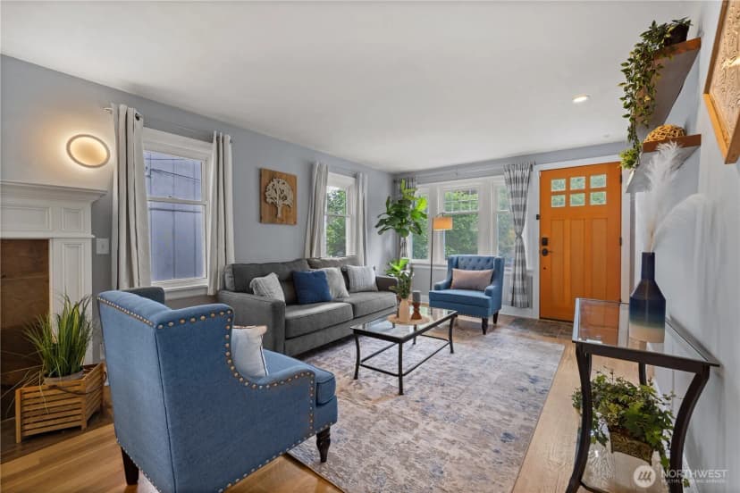 Property photo for 5746 37th Avenue Ne, Seattle photo 3