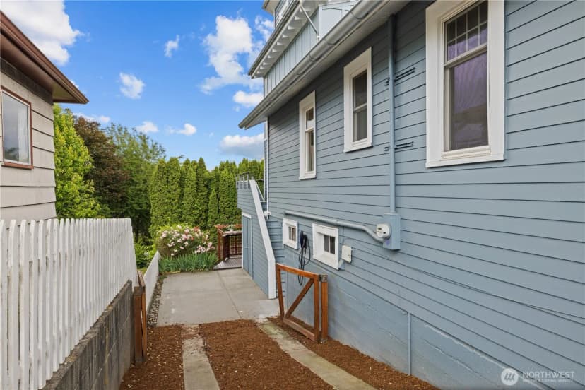 Property photo for 5746 37th Avenue Ne, Seattle photo 29