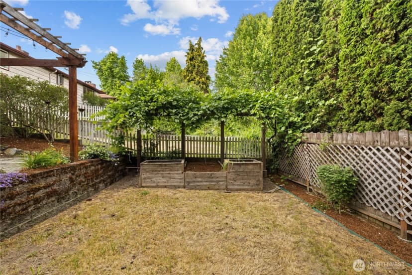 Property photo for 5746 37th Avenue Ne, Seattle photo 28