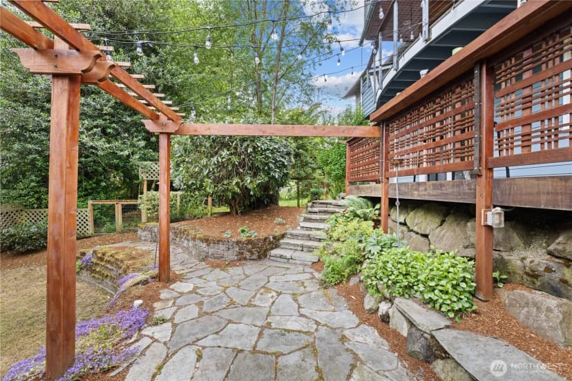 Property photo for 5746 37th Avenue Ne, Seattle photo 27