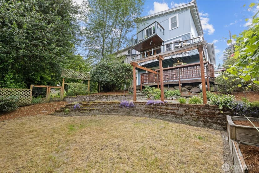 Property photo for 5746 37th Avenue Ne, Seattle photo 30