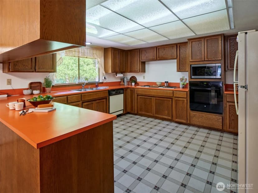 Property photo for 135 Ridgecrest Drive, Toledo photo 9
