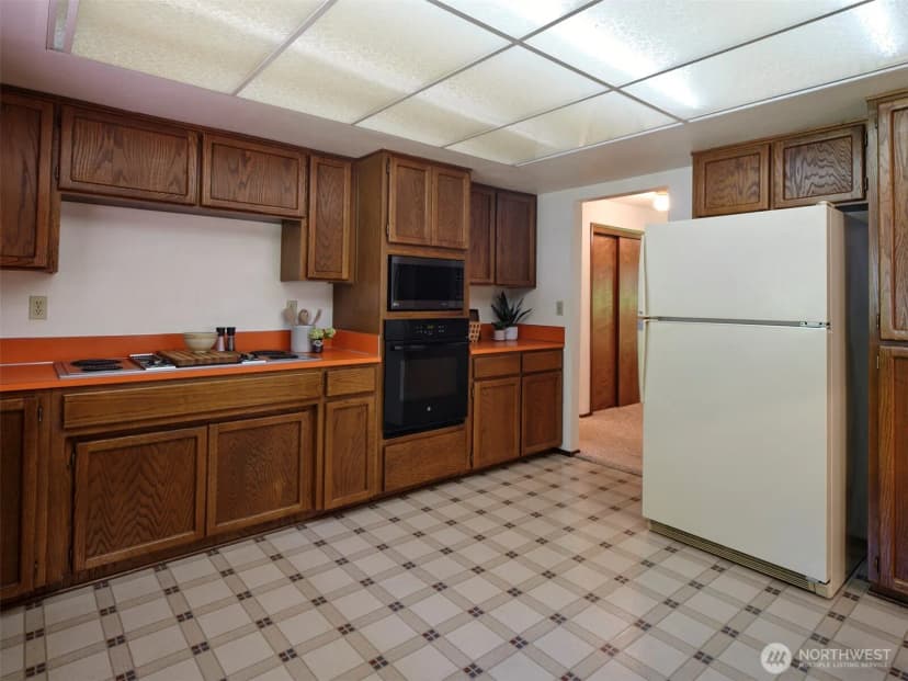 Property photo for 135 Ridgecrest Drive, Toledo photo 10