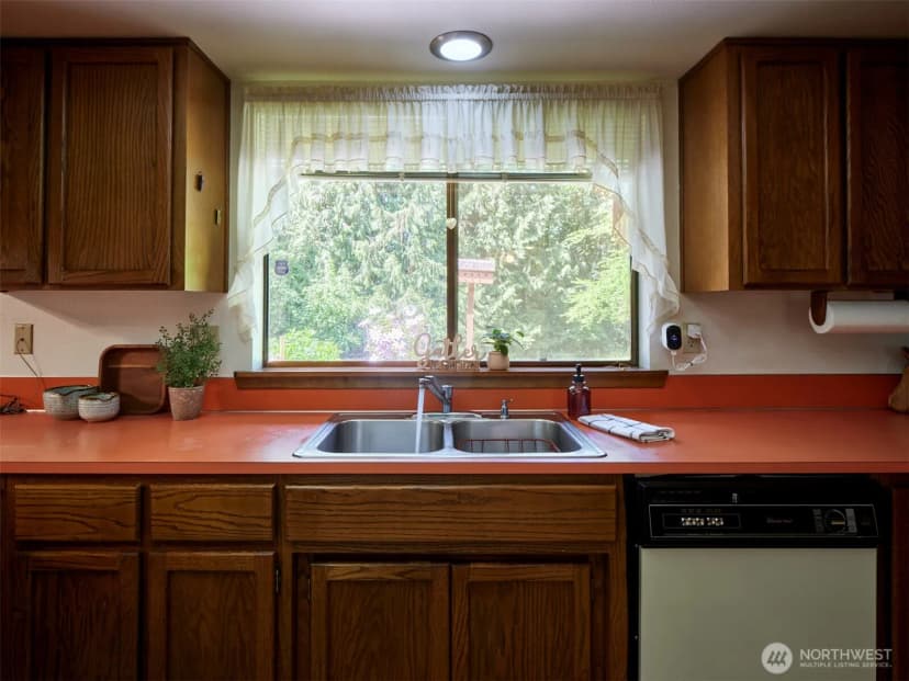 Property photo for 135 Ridgecrest Drive, Toledo photo 13