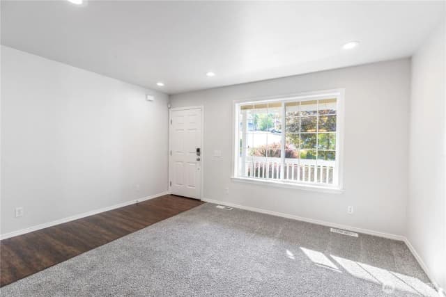 Property photo for 6801 36th Street Ne, Marysville photo 3