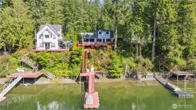 Property photo for 6910 Cliff Avenue Sw, Longbranch