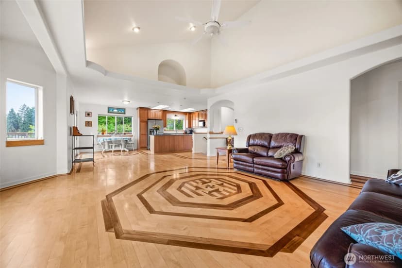 Property photo for 16618 11th Avenue Nw, Lakebay photo 3