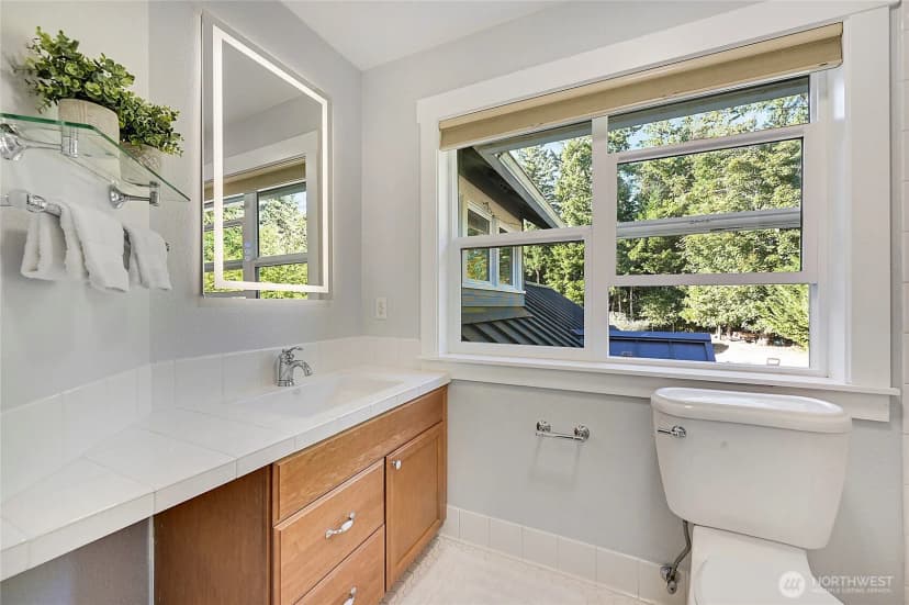 Property photo for 5675 E Hillcrest Drive, Port Orchard photo 31
