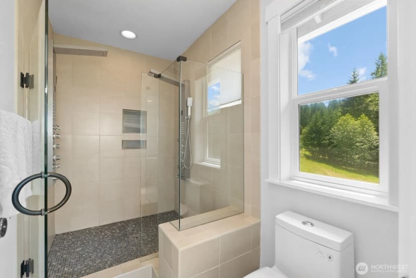Property photo for 5675 E Hillcrest Drive, Port Orchard photo 28