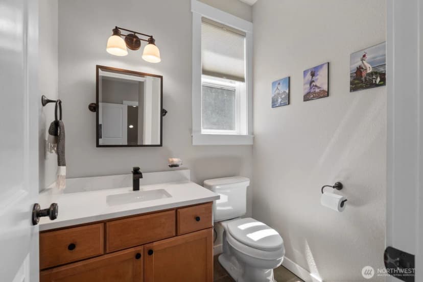 Property photo for 5675 E Hillcrest Drive, Port Orchard photo 22
