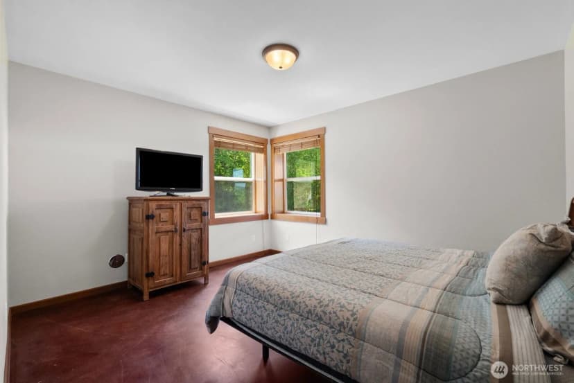 Property photo for 5675 E Hillcrest Drive, Port Orchard photo 38