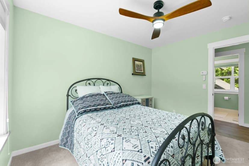 Property photo for 5675 E Hillcrest Drive, Port Orchard photo 30