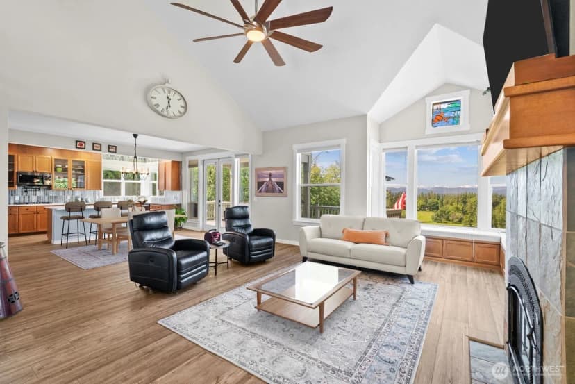 Property photo for 5675 E Hillcrest Drive, Port Orchard photo 8