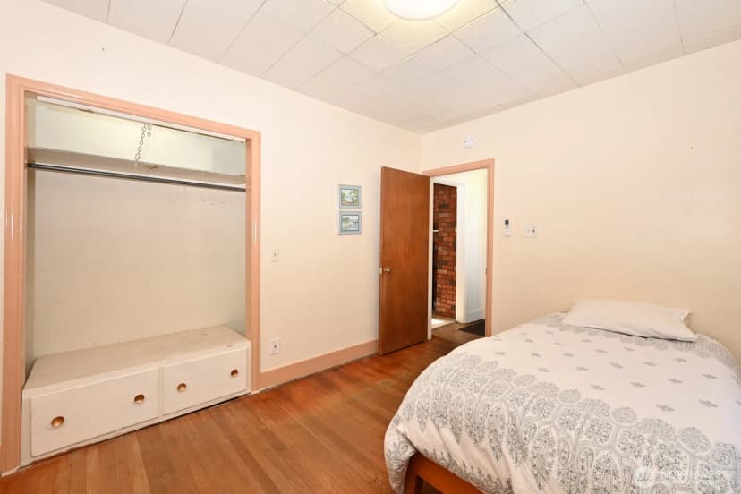Property photo for 327 Ne 90th Street, Seattle photo 15