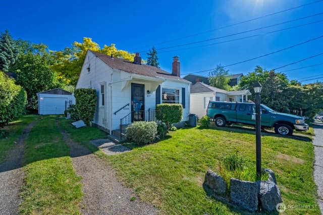 Property photo for 327 Ne 90th Street, Seattle photo 3
