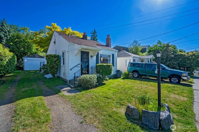 Property photo for 327 Ne 90th Street, Seattle photo 3