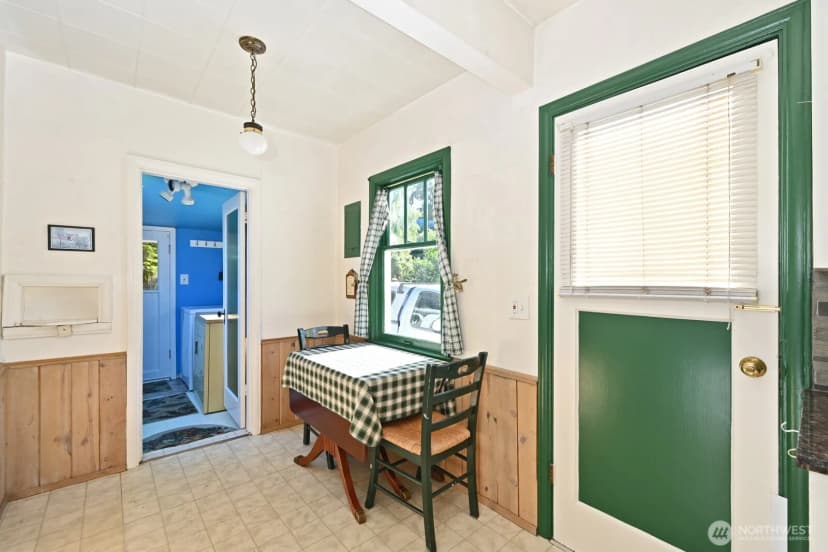 Property photo for 327 Ne 90th Street, Seattle photo 10