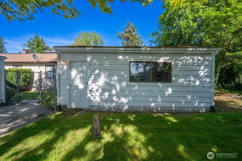 Property photo for 327 Ne 90th Street, Seattle photo 24